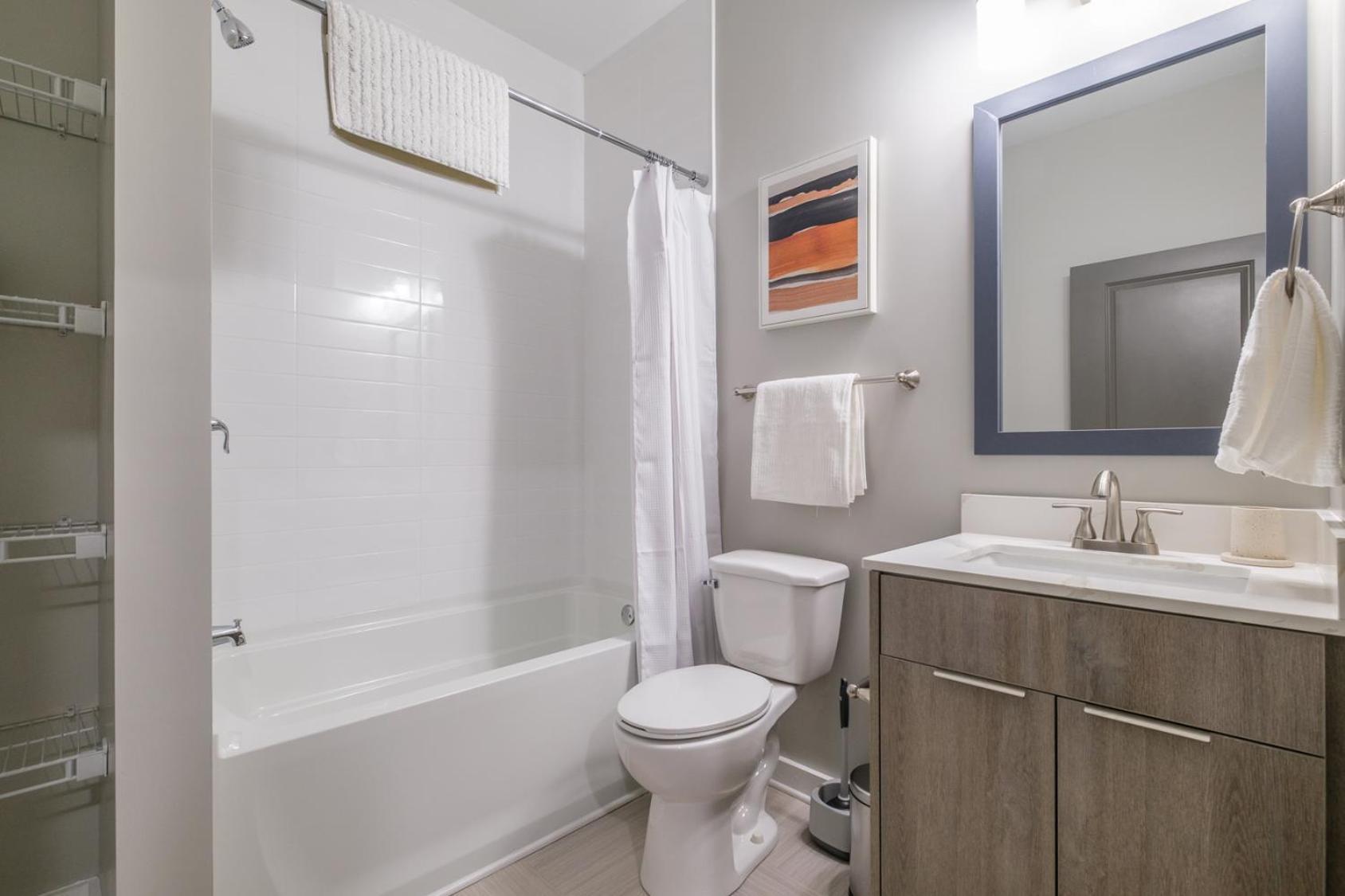 The 600 Apartments By Landing Birmingham Room photo